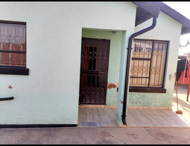 2 BEDROOM HOUSE FOR SALE IN BRAM FISCHERVILLE